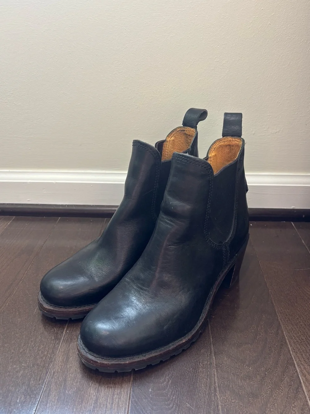 Frye Sabrina Chelsea Boots